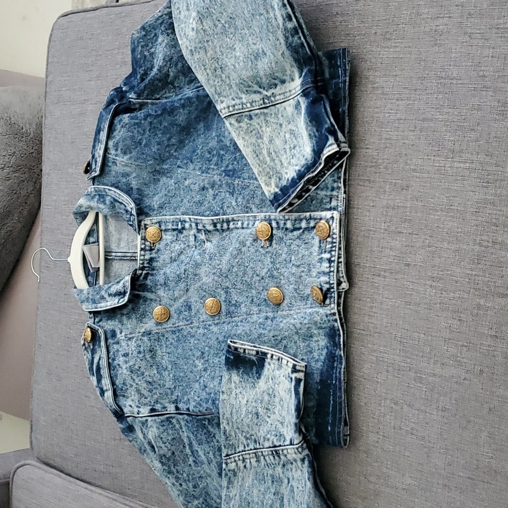 Vintage acid wash jean jacket late 1980s early 1990s made in usa